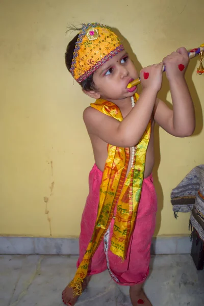 Leuke Indiase Kid Verkleed Als Kleine Lord Krishna Ter Gelegenheid — Stockfoto