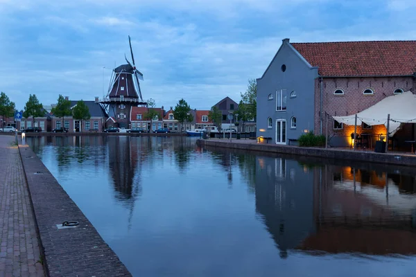 Holanda Meppel Molino Viento Centro Ciudad Meppel Pie Borde Canal —  Fotos de Stock