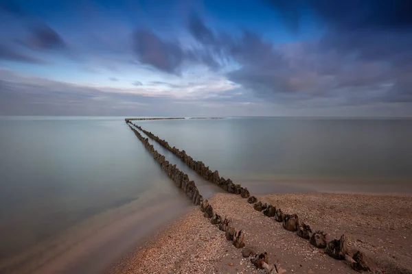 Holandsko Starý Zchátralý Dřevěný Vlnolam Začíná Okraji Písečné Pláže Končí — Stock fotografie