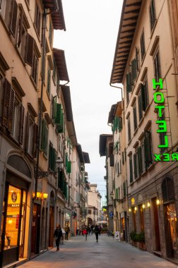 Florence, Toskana, İtalya, 29 Ekim 2012. Akşamın erken saatlerinde sokaklarda çok az insan vardı..