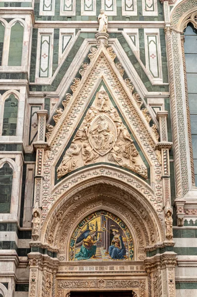 Florencja Włochy Października 2012 Szczegóły Fasady Bazyliki Santa Maria Del — Zdjęcie stockowe