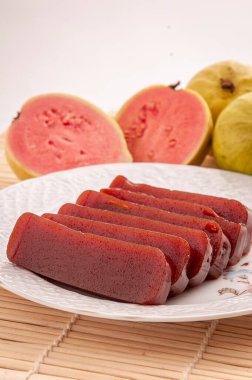 Ev yapımı guava reçeli. Brezilya 'nın en popüler tatlılarından biri.