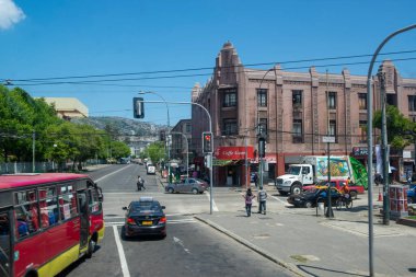 Şili kıyısındaki liman şehri. Dünyanın dört bir yanından turistleri çeken renkli evleriyle tanınıyor.. 