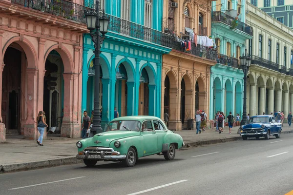 Carros Antigos Havana São Agora Uma Das Principais Marcas Turísticas — Fotografia de Stock