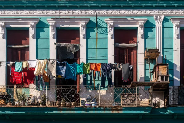 Deco Colonial Architecture Live Side Side Old Facades Cuban Capital — Stock Photo, Image