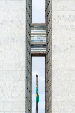 Brezilya 'nın başkenti Braslia, mimar Oscar Niemeyer tarafından imzalanan ve modern mimari yapılarıyla ünlü bir şehirdir..