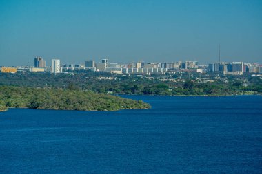 Brezilya 'nın başkenti Braslia, mimar Oscar Niemeyer tarafından imzalanan ve modern mimari yapılarıyla ünlü bir şehirdir..