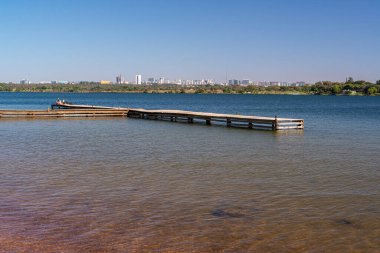 Brezilya 'nın başkenti Brasilia, mimar Oscar Niemeyer tarafından imzalanan ve modern mimari yapılarıyla ünlü bir şehirdir..