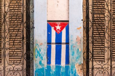 Yaşlı Havana sokaklarla dolu..