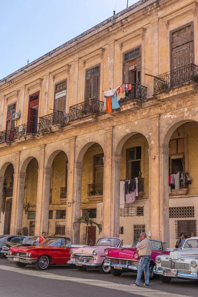 Carros Antigos Havana São Agora Uma Das Principais Marcas Turísticas — Fotografia de Stock