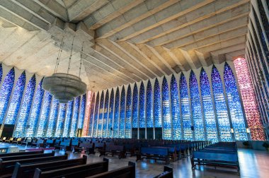 Brasilia, DF, Brezilya 14 Ağustos 2008. Dom Bosco Kilisesi ve Mavi boyalı camlarıyla Sığınak.
