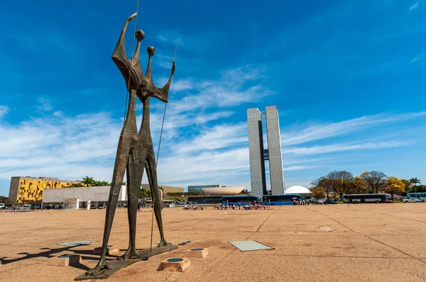 Pomnik Candangos Ośmiometrowej Rzeźby Brązu Upamiętniającej Robotników Którzy Zbudowali Miasto — Zdjęcie stockowe