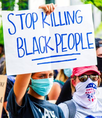 Denver, Colorado / ABD 6 / 1 / 20: Vatandaşlar George Floyd 'un Minneapolis, Minnesota Polis Memurları tarafından öldürülmesini protesto ettiler.