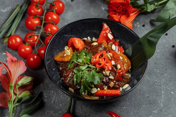 Rinderwok Traditionelle Chinesische Mongolische Rindfleisch Rührbraten Chinesischem Gusseisernem Wok Mit — Stockfoto