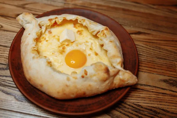 Visão Superior Adjarian Khachapuri Tradicional Saboroso Torta Assada Aberta Com — Fotografia de Stock