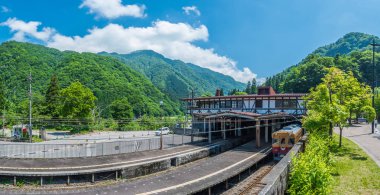 Tateyama - Haziran 6: Tateyama İstasyonu Toyama içinde şehirdir değişim tramvay ya da Japonya'ya tramvaya alps 6 Haziran 2018 Tateyama, Japonya