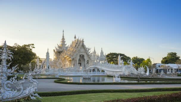 Wat Rong Khun Hermoso Templo Blanco Famoso Lugar Viaje Emblemático — Vídeo de stock