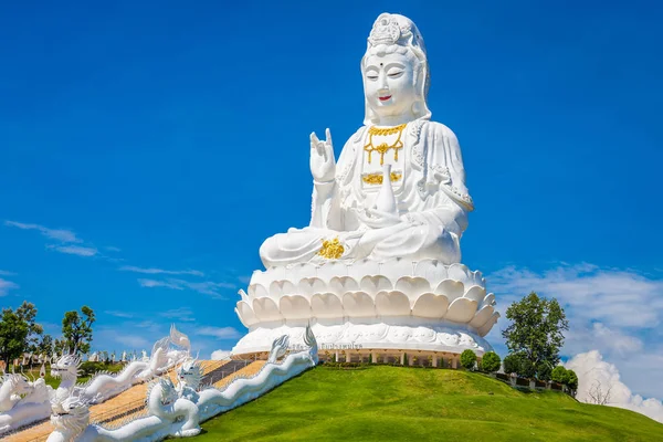 Paisaje Del Templo Wat Huay Pla Kung Estatua Guan Yin —  Fotos de Stock