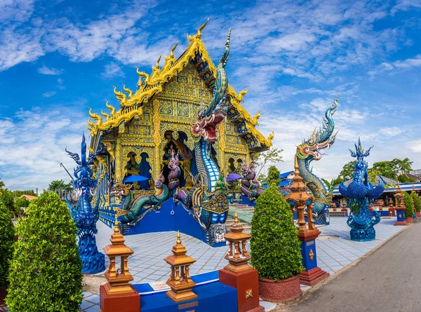 Wat Rong Sua Δέκα Ναός Γαλάζιο Φόντο Επαρχία Τσιάνγκ Ράι — Φωτογραφία Αρχείου
