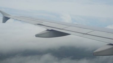Hava kötü günde durdurmak için bulut üzerinde açılış ne zaman uçak kanat
