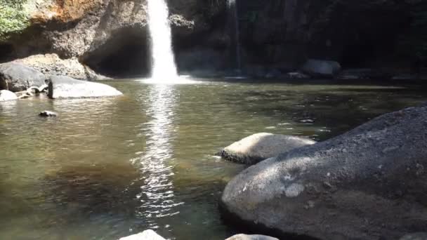Wunderschöne Tiefe Waldwasserfälle Haew Suwat Wasserfall Khao Yai Nationalpark Thailand — Stockvideo