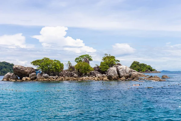 Uma Pequena Ilha Meio Mar Para Snorkeling Koh Chang Tailândia — Fotografia de Stock