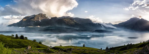 Lago Altas Montañas Con Reflejo Las Montañas Lago — Foto de Stock