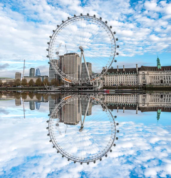London Eye Refletiu Sobre Tamisa Londres Fotografias De Stock Royalty-Free