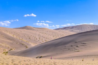 Yueyaquan Sahne Bölgesi, Mingsha Dağı, Dunhuang Şehri, Gansu Eyaleti, Çin. Gansu Dunhuang Hilal Gölü ve Mingsha Dağı, Çin