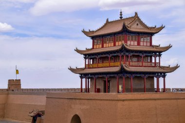 Jiayu Geçidi 'ndeki Gözetleme Kulesi. Çin Seddi' nin batı ucundaki ilk geçit. Çin 'in Gansu eyaletinin Jiayuguan şehri yakınlarında..