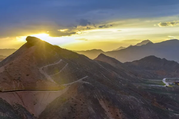 Fantastisk Natur Regnbåge Berg Och Blå Himmel Bakgrund Solnedgången Zhangye — Stockfoto