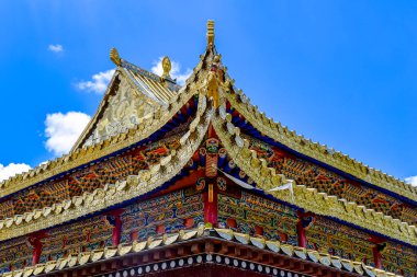 Altın Zirve Tibet Budist Manastırı Arou Tapınağı. Qinghai, Çin 'de ünlü tarihi bir yer..