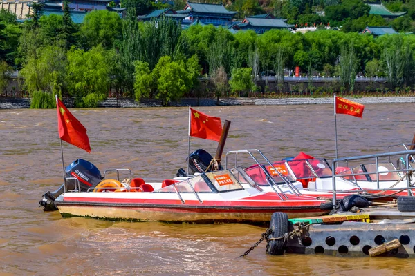 Подорожі Моторними Човнами Жовтій Річці Під Час Дня Праці Ланьчжоу — стокове фото