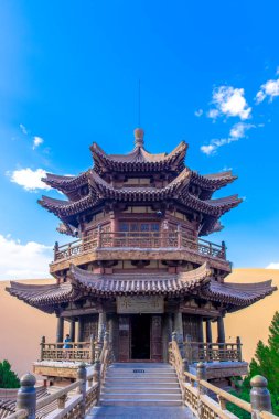 Yueyaquan Sahne Bölgesi, Mingsha Dağı, Dunhuang Şehri, Gansu Eyaleti, Çin. Gansu Dunhuang Hilal Gölü ve Mingsha Dağı, Çin