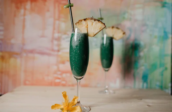 Grüne Spirullina Coctails Auf Dem Glas — Stockfoto