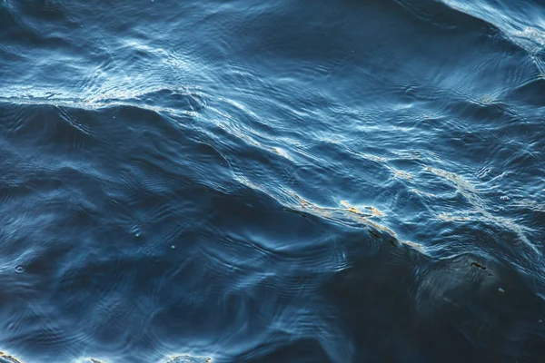 Ondas Superfície Água Padrão Onda Vista Superfície Água Doce Mar — Fotografia de Stock