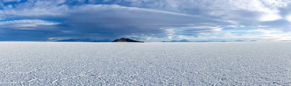 Salar Uyuni Panoramatický Pohled Solnou Rozlohu Slaniska Šestihrannými Solnými Útvary — Stock fotografie