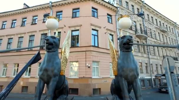 Escultura Grifo Del Puente Del Banco Grifos Sobre Canal Griboyedov — Vídeos de Stock