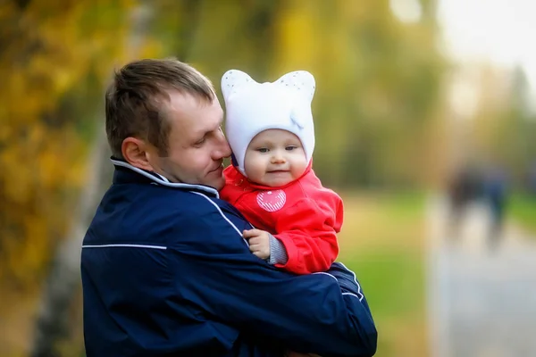 Child Arms Man Father Autumn Day Pretty Happy Blue Eyed — Stock Photo, Image