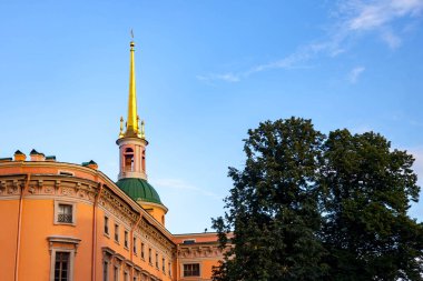 Aziz Michael Sarayı, Mikhailovsky veya Mühendisler Kalesi. Benzersiz şehir peyzaj merkezi Saint Petersburg. Merkezi tarihi manzara şehri. Rusya 'nın en iyi turistik yerleri. Rusya İmparatorluğunun başkenti