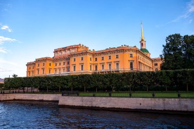 Aziz Michael Sarayı, Mikhailovsky veya Mühendisler Kalesi. Benzersiz şehir peyzaj merkezi Saint Petersburg. Merkezi tarihi manzara şehri. Rusya 'nın en iyi turistik yerleri. Rusya İmparatorluğunun başkenti