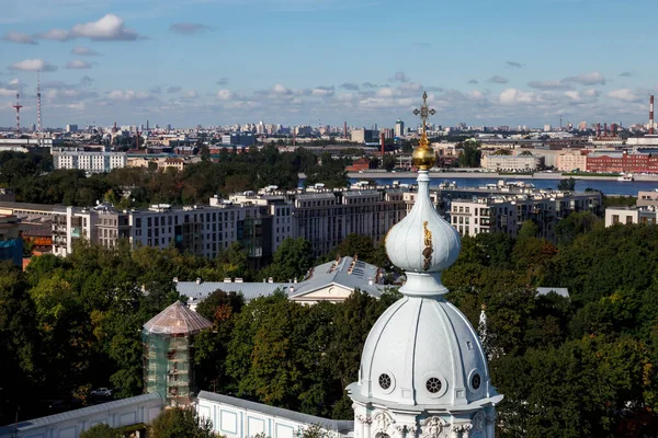 Θέα Από Καμπαναριό Smolny Cathedral Τρούλο Σταυρό Μοναδικό Αστικό Κέντρο — Φωτογραφία Αρχείου