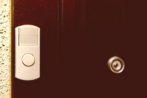 Biały Dzwonek Drzwi Lub Przycisk Brzęczyka Drzwiach Obok Wizjera Drzwi — Zdjęcie stockowe
