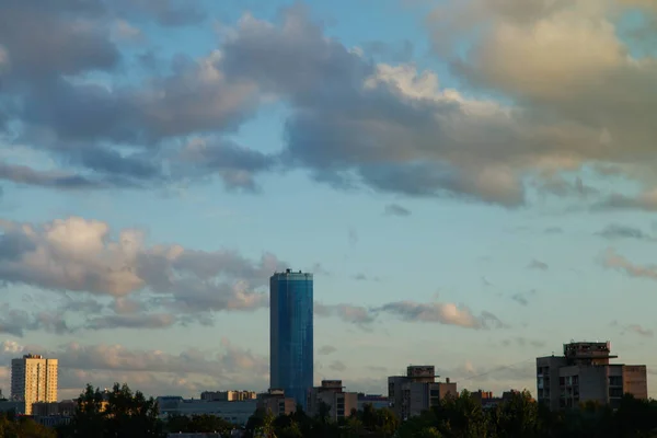 Fundo Incrível Céu Com Nuvens Sobre Cidade Vista Aérea Paisagem — Fotografia de Stock