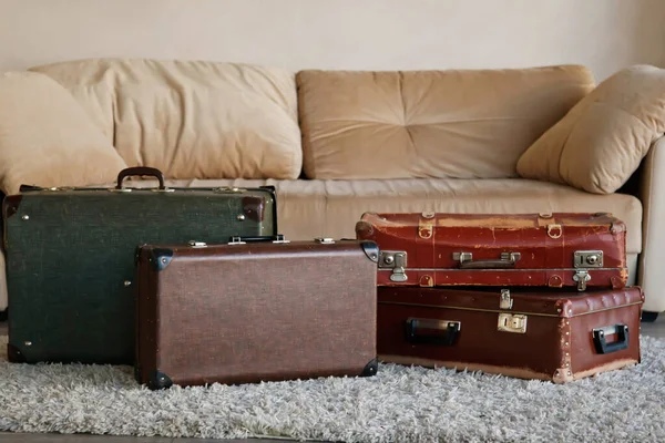 Vintage Old Classic Outdated Leather Suitcases Interior Bright Room Sofa — Stock Photo, Image