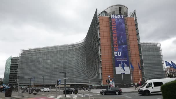 Bruxelas Bélgica Julho 2020 Bandeiras Europeias Vento Frente Bandeira Próxima — Vídeo de Stock