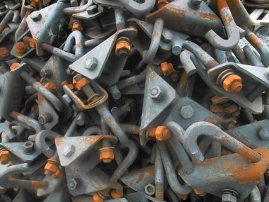 Bir sürü paslı, özdeş, paslı detay.