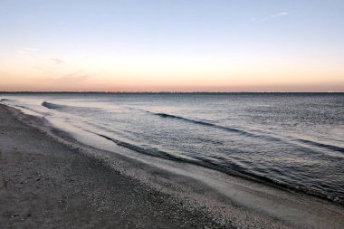 Sanibel Adası, Florida 'da güzel bir gün batımı