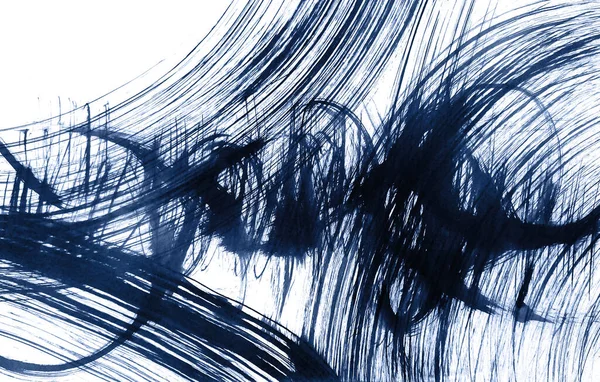 Şapkalı bir adam yağmur ve rüzgâr zamanında soyut bir şekilde sokakta yürür. Meditasyon enerji karı