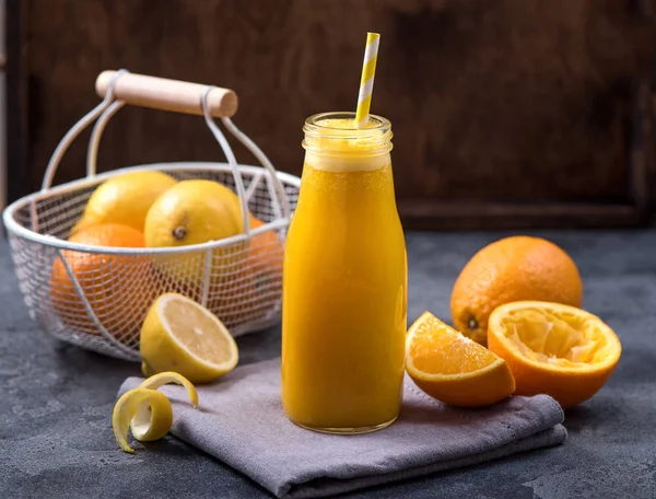 Zumo Fresco Cítricos Zumo Naranja Limón Bebida Saludable Vitaminas — Foto de Stock